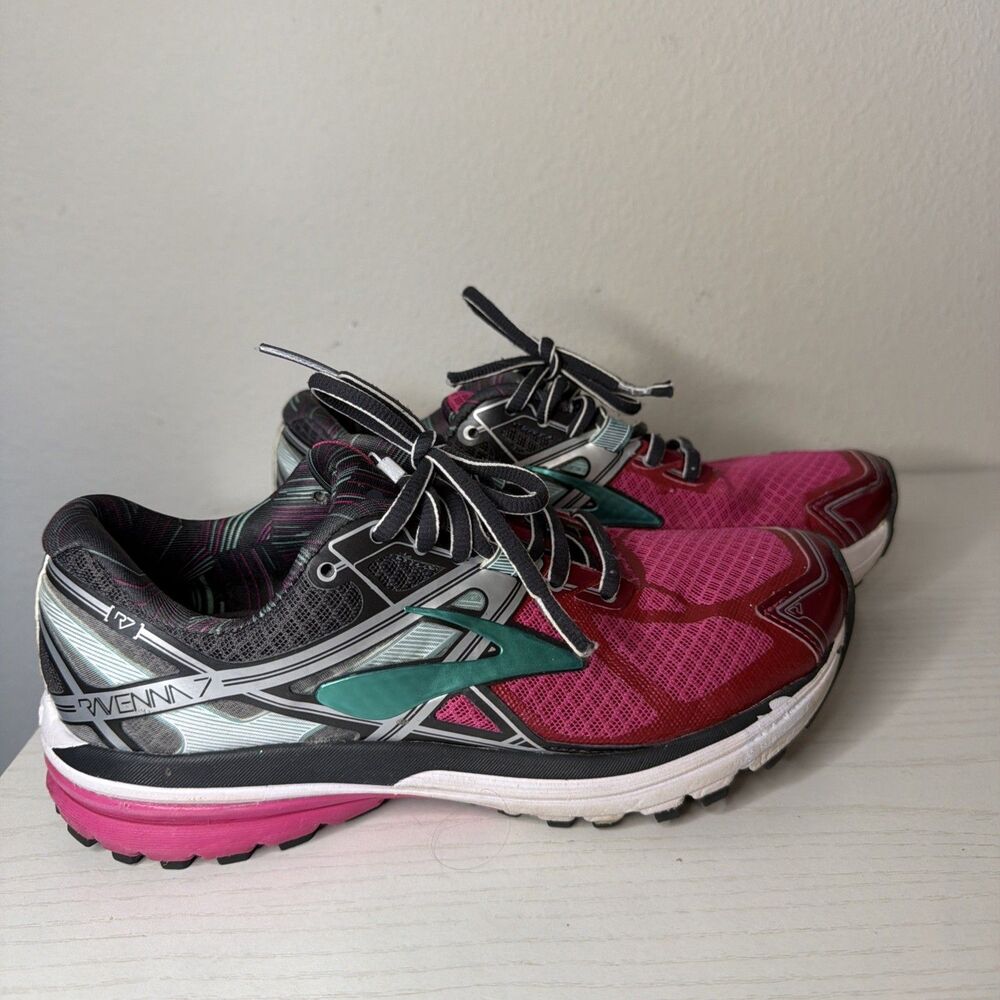 Brooks Athletic Running Shoe Sneakers Ravenna 6.5 B Pink Teal Women’s Size